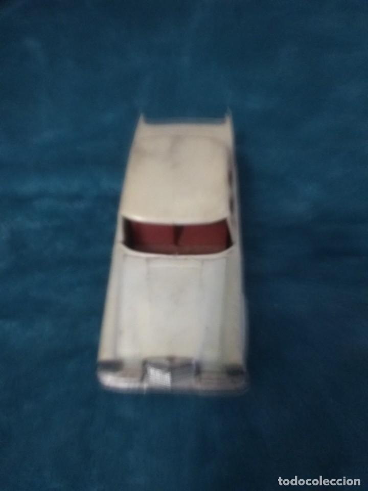 Juguetes antiguos: Coche de pl&aacute;stico de karpan - Foto 1