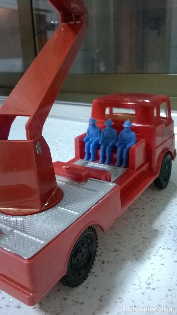 Juguetes antiguos: CAMI&Oacute;N DE BOMBEROS MOLT&Oacute; - Foto 5