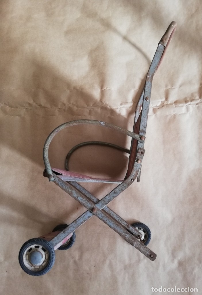 Juguetes antiguos: Antiguo Cochecito de beb&eacute; para mu&ntilde;ecas - Foto 4