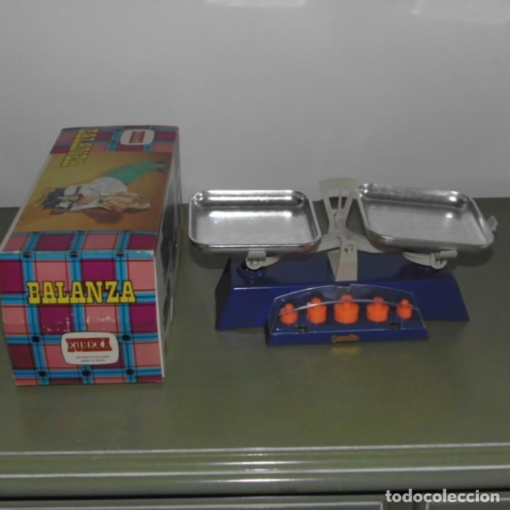 Juguetes antiguos: Balanza Eureka completa en caja. - Foto 4