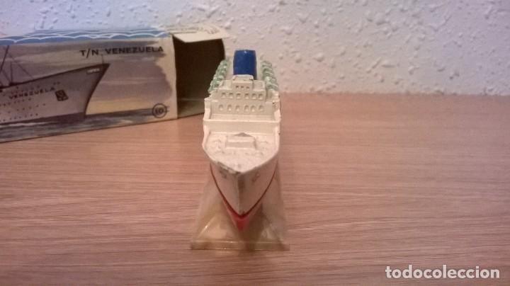 Juguetes antiguos: Anguplas mini-chips barco Venezuela - Foto 2