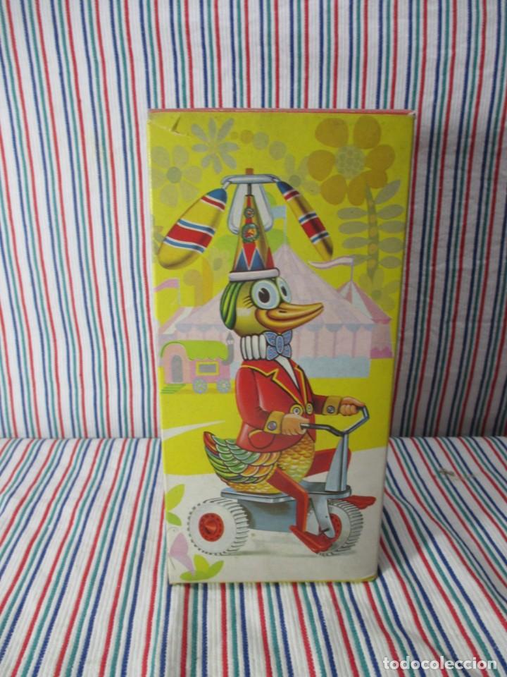 Juguetes antiguos: PATO CICLISTA EGE REF 48 - Foto 2