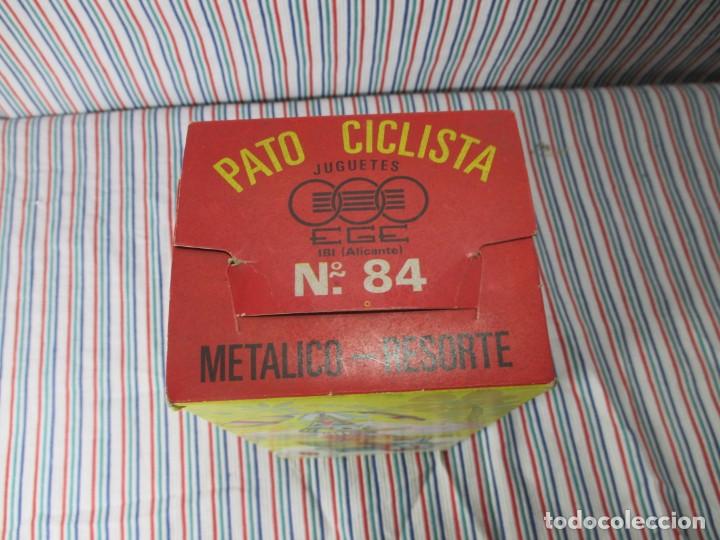 Juguetes antiguos: PATO CICLISTA EGE REF 48 - Foto 6