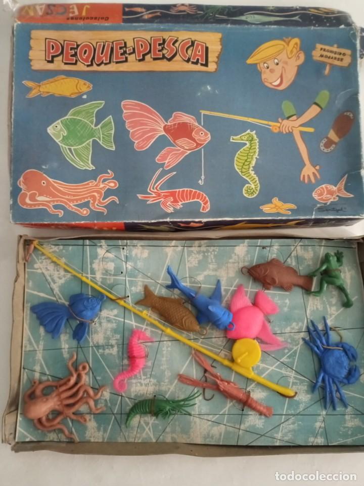 Juguetes antiguos: Antigua caja PEQUE PESCA