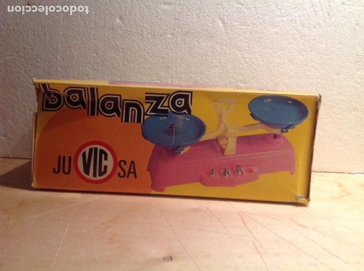Juguetes antiguos: Balanza VIC - Foto 1