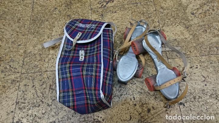 Juguetes antiguos: PATINES DE HIERRO SANCHESKI CON BOLSA - Foto 1