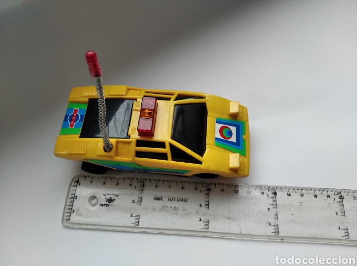 Juguetes antiguos: Coche de juguete de pl&aacute;stico - Foto 1