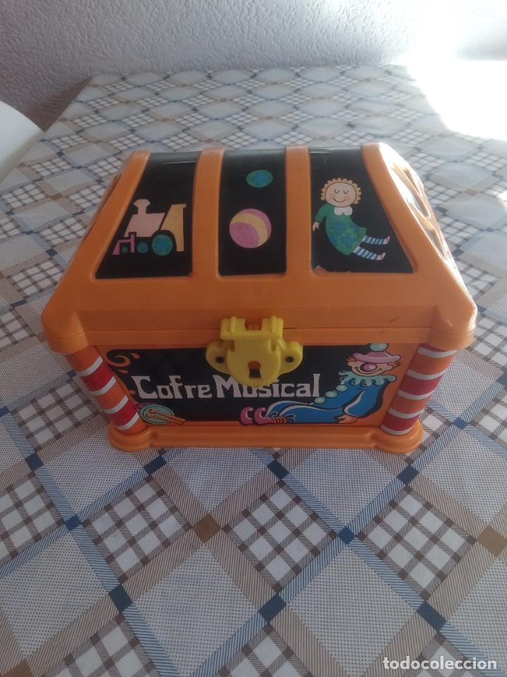 Juguetes antiguos: Cofre musical de geyper - Foto 1