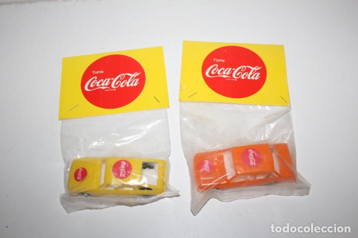 Juguetes antiguos: 2 COCHES PUBLICIDAD DE COCA COLA O COCACOLA - NUEVOS