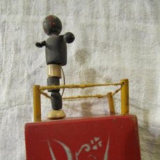 Brinquedos antigos: JUGUETE ARTICULADO POSIBLEMENTE DE DENIA - BOXEADOR EN RING - DROL - SELLO EN BASE. Lote 364462286