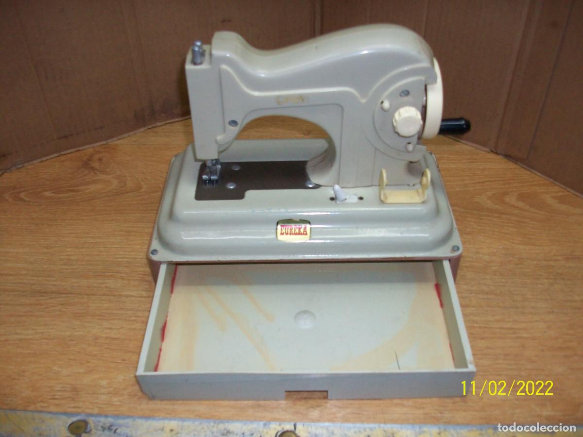 Juguetes antiguos: MAQUINA DE COSER EUREKA - Foto 2