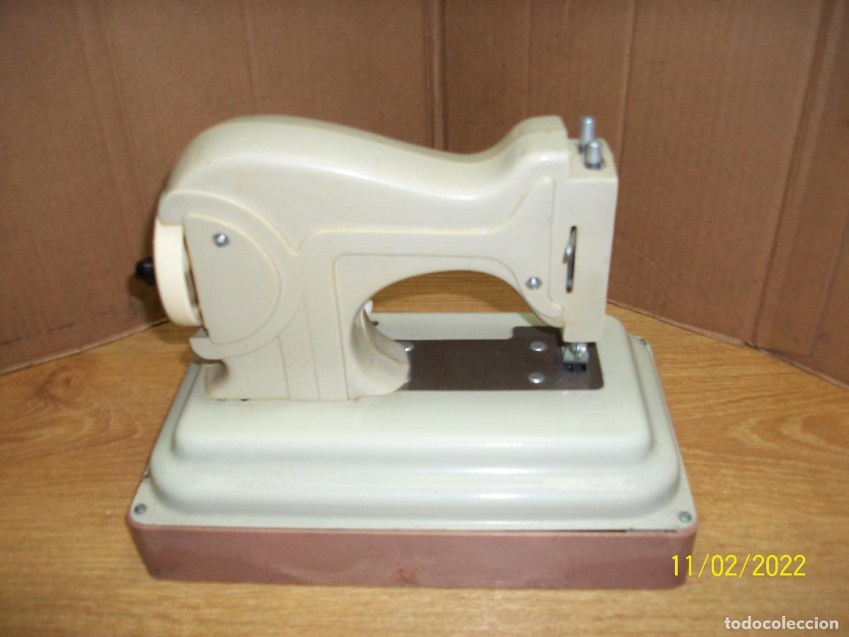 Juguetes antiguos: MAQUINA DE COSER EUREKA - Foto 4
