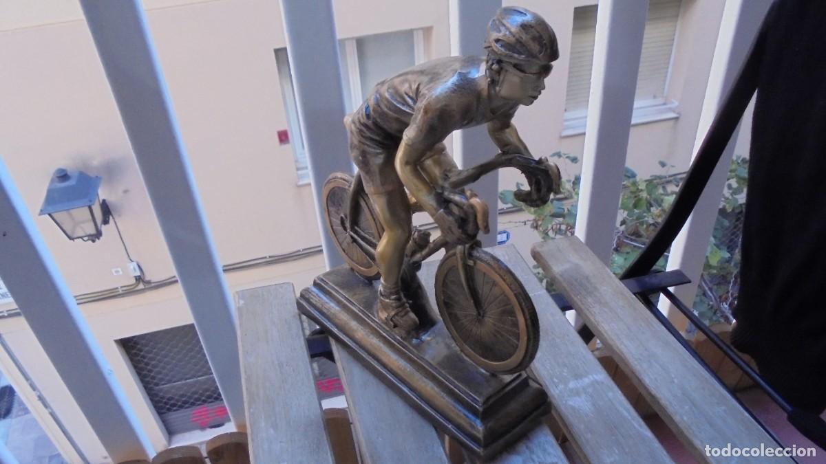 Juguetes antiguos: figurinas de ciclista de resina - Foto 2
