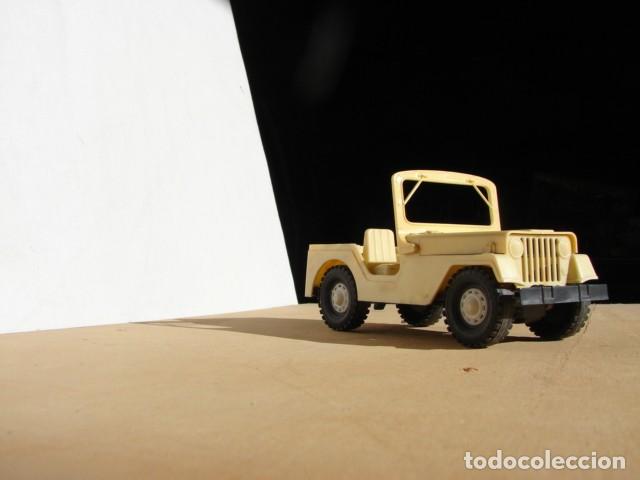 Juguetes antiguos: JEEP BEIGE DE MOLTO - Foto 2