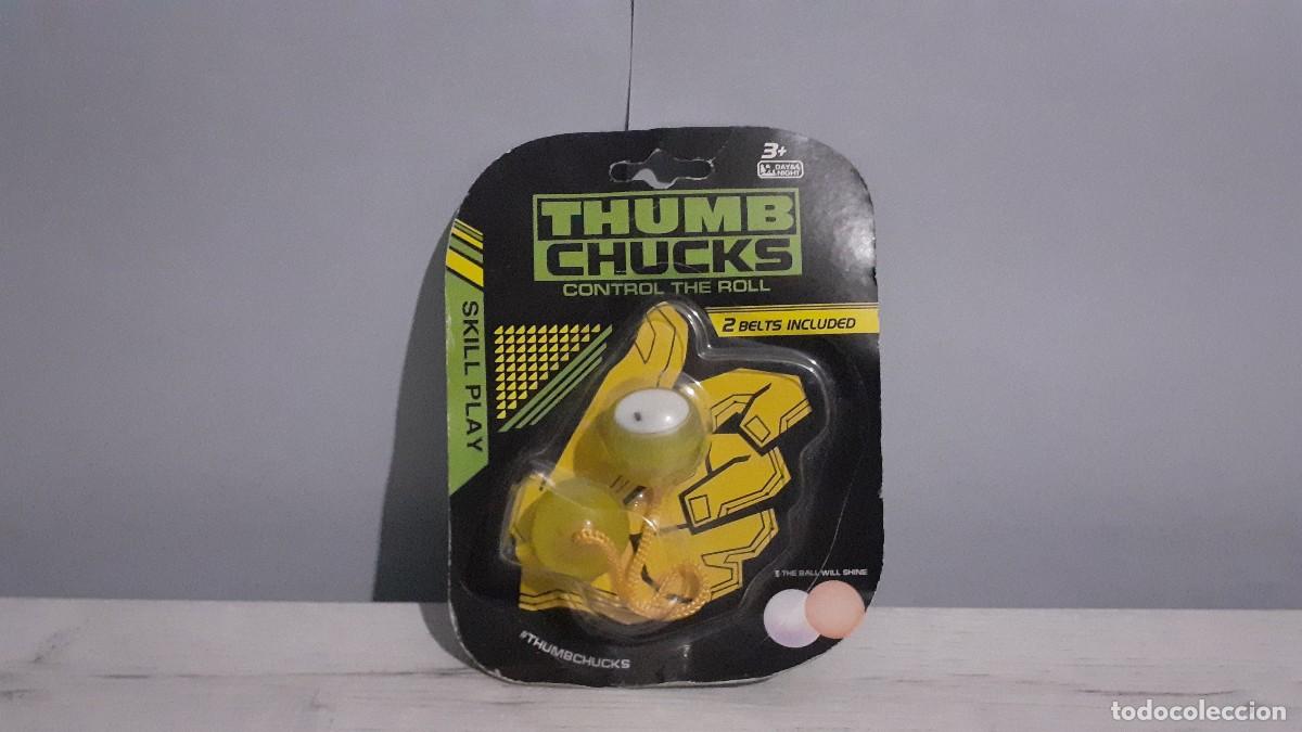 Juguetes antiguos: Blister Thumb Chucks. - Foto 1