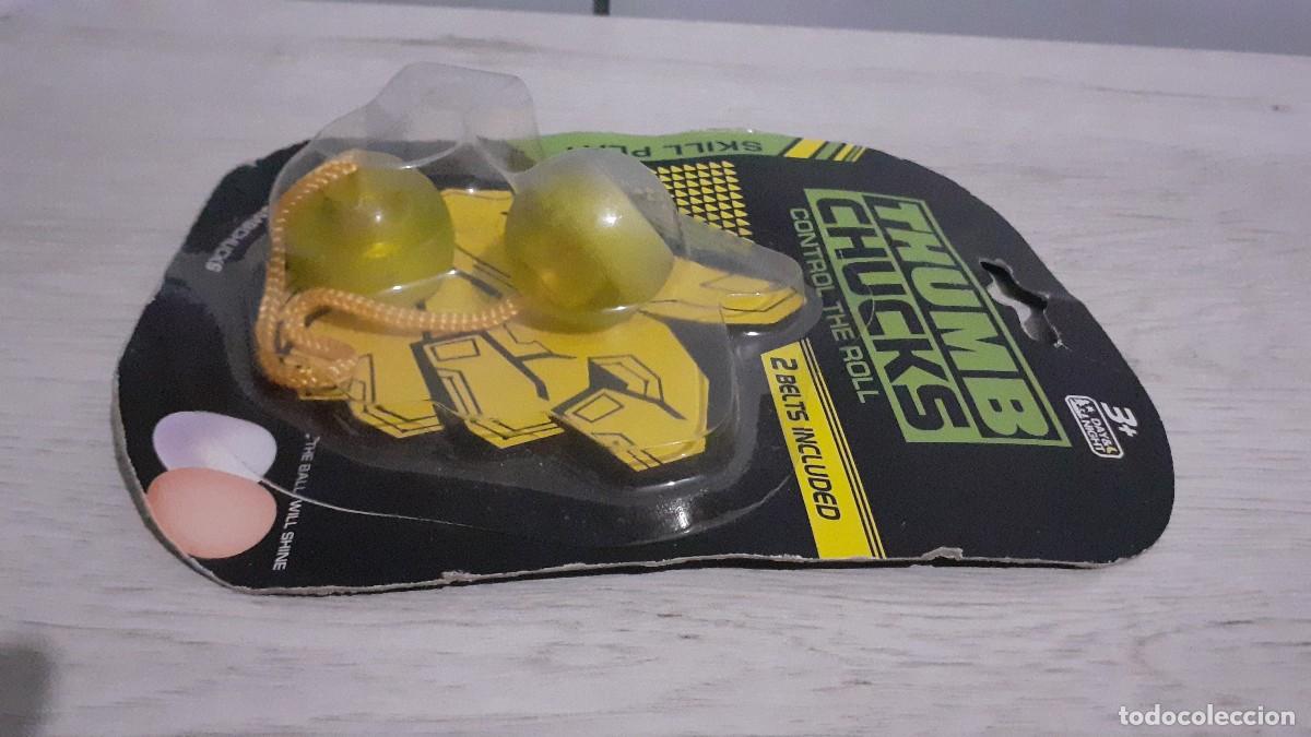 Juguetes antiguos: Blister Thumb Chucks. - Foto 6