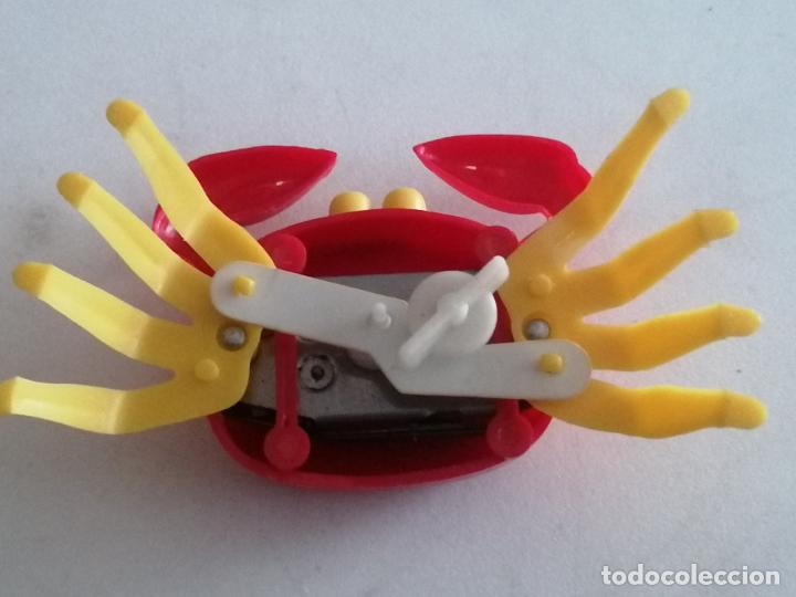 Juguetes antiguos: CANGREJO DE PLASTICO A CUERDA - Foto 2