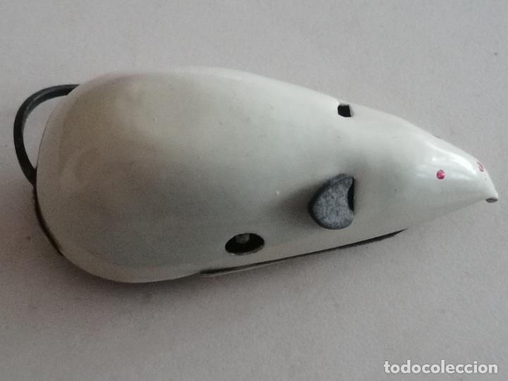Juguetes antiguos: RATON BLANCO A CUERDA, CHAPA - Foto 2
