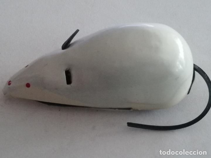 Juguetes antiguos: RATON BLANCO A CUERDA, CHAPA - Foto 1