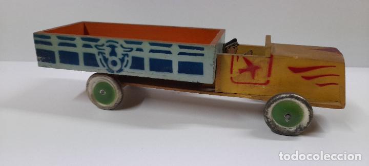 Juguetes antiguos: CAMION TRANSPORTES CON CONDUCTOR . REALIZADO EN DENIA . ORIGINAL AÑOS 40