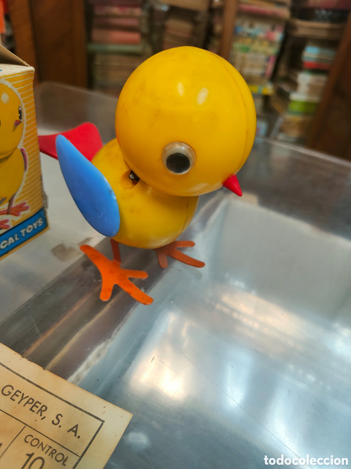 Juguetes antiguos: Pollito saltar&iacute;n geyper en caja - Foto 3