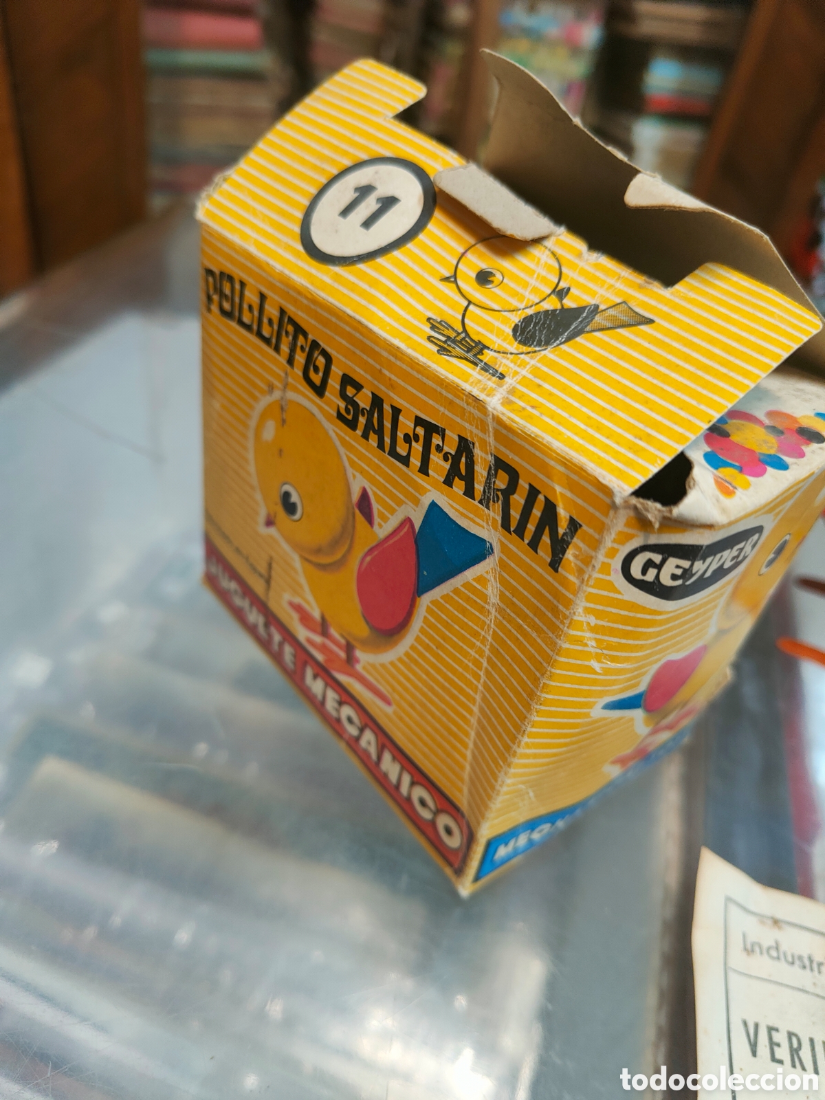Juguetes antiguos: Pollito saltar&iacute;n geyper en caja - Foto 4