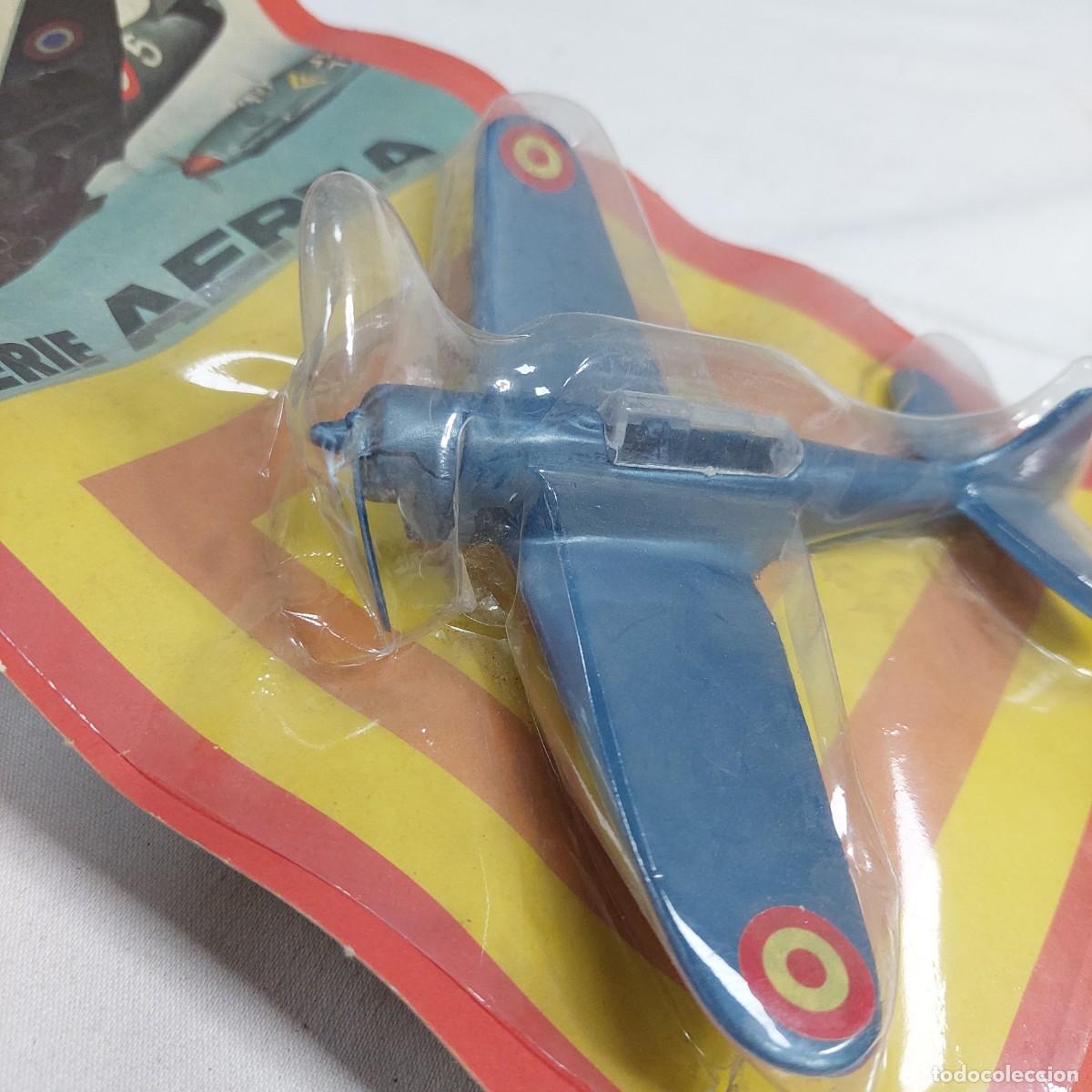 Juguetes antiguos: Avi&oacute;n de combate Hedi en blister - Foto 2