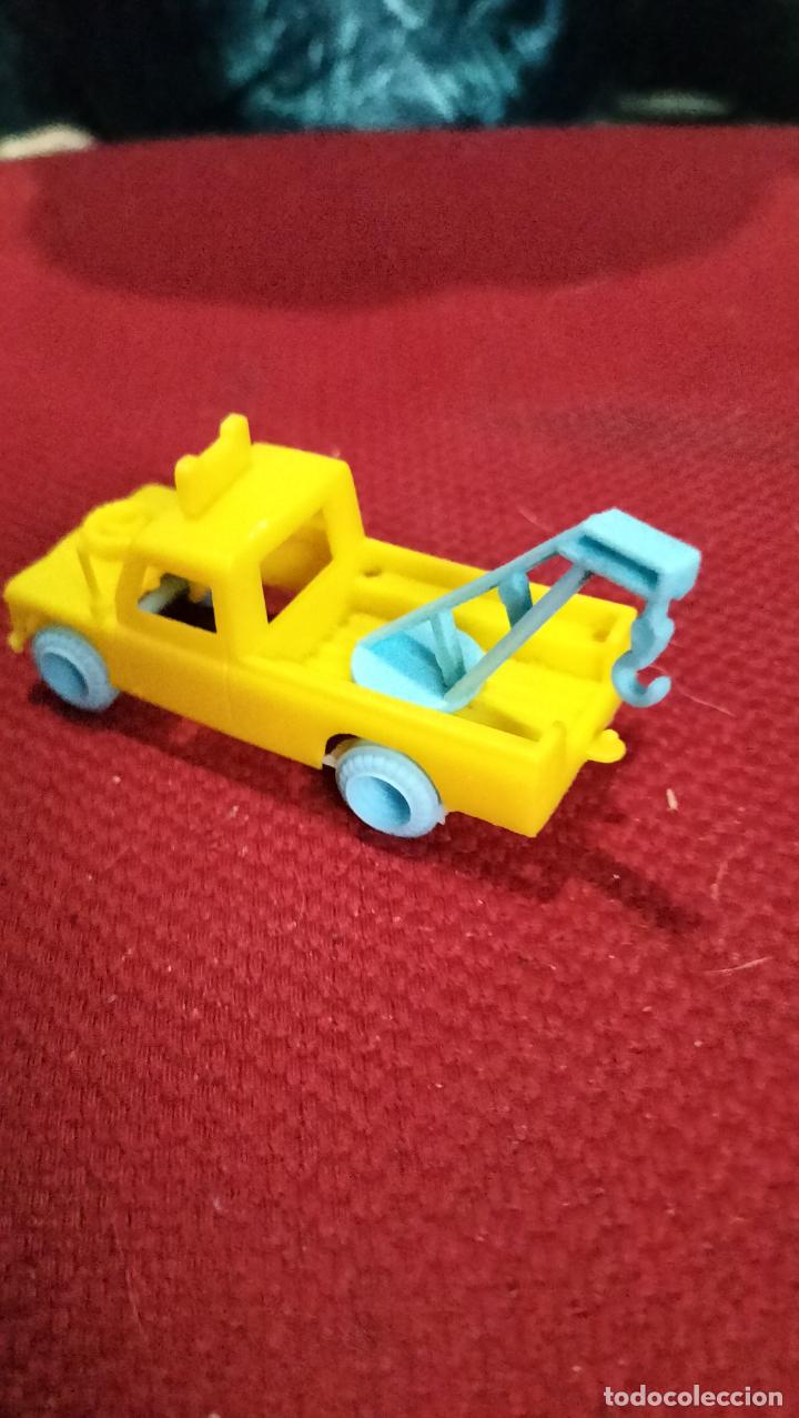 Juguetes antiguos: Antiguo coche t&iacute;pico de los kioscos - Foto 2