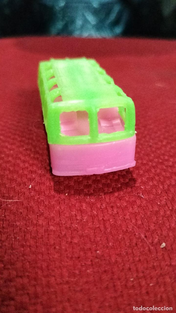 Juguetes antiguos: Antiguo coche t&iacute;pico de los kioscos - Foto 1