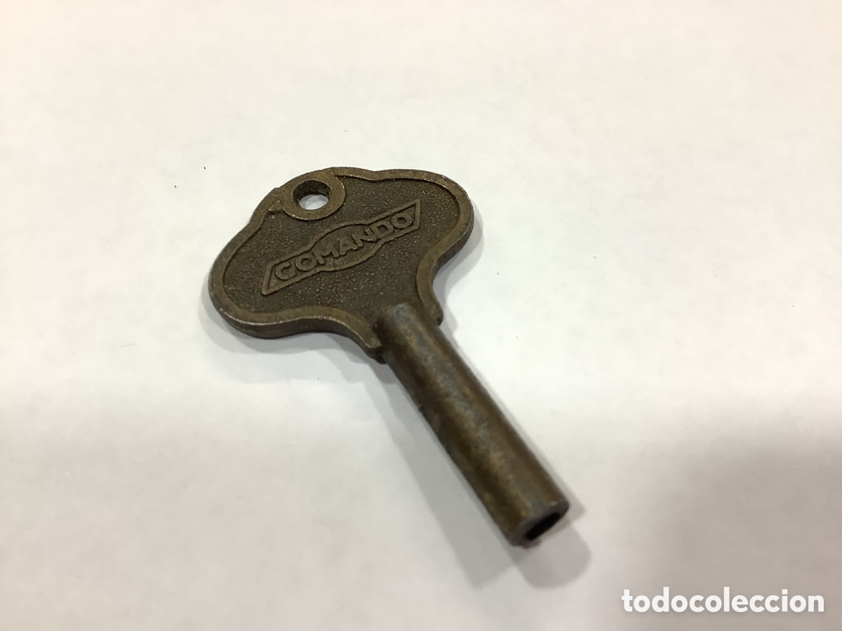 Juguetes antiguos: LLAVE DE CUERDA JUGUETES COMANDO - Foto 1