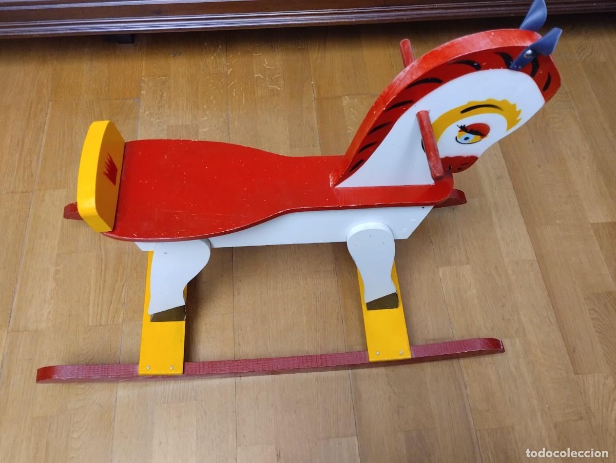 Juguetes antiguos: Caballo balanc&iacute;n madera antiguo - Foto 1