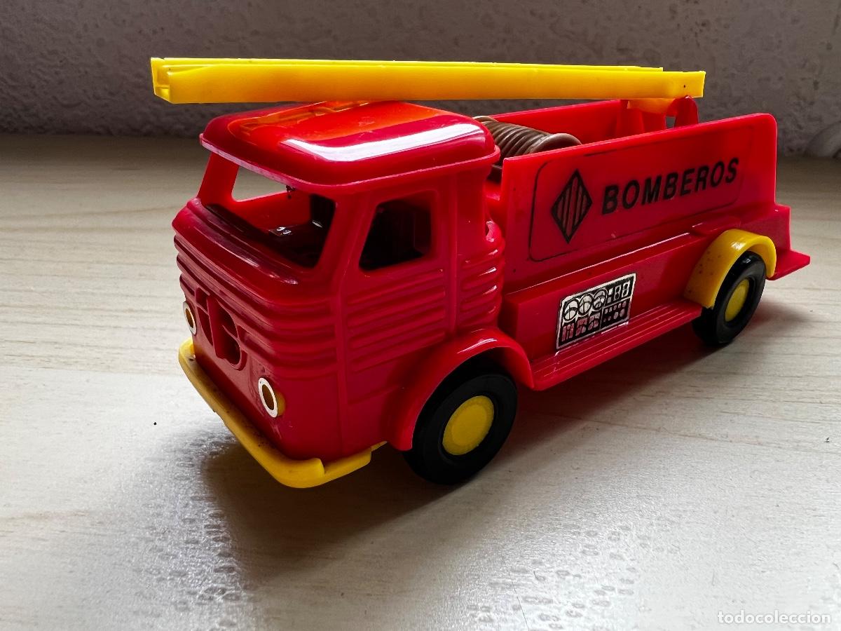 Juguetes antiguos: CAMION PEGASO BOMBEROS PLASTICO - Foto 1