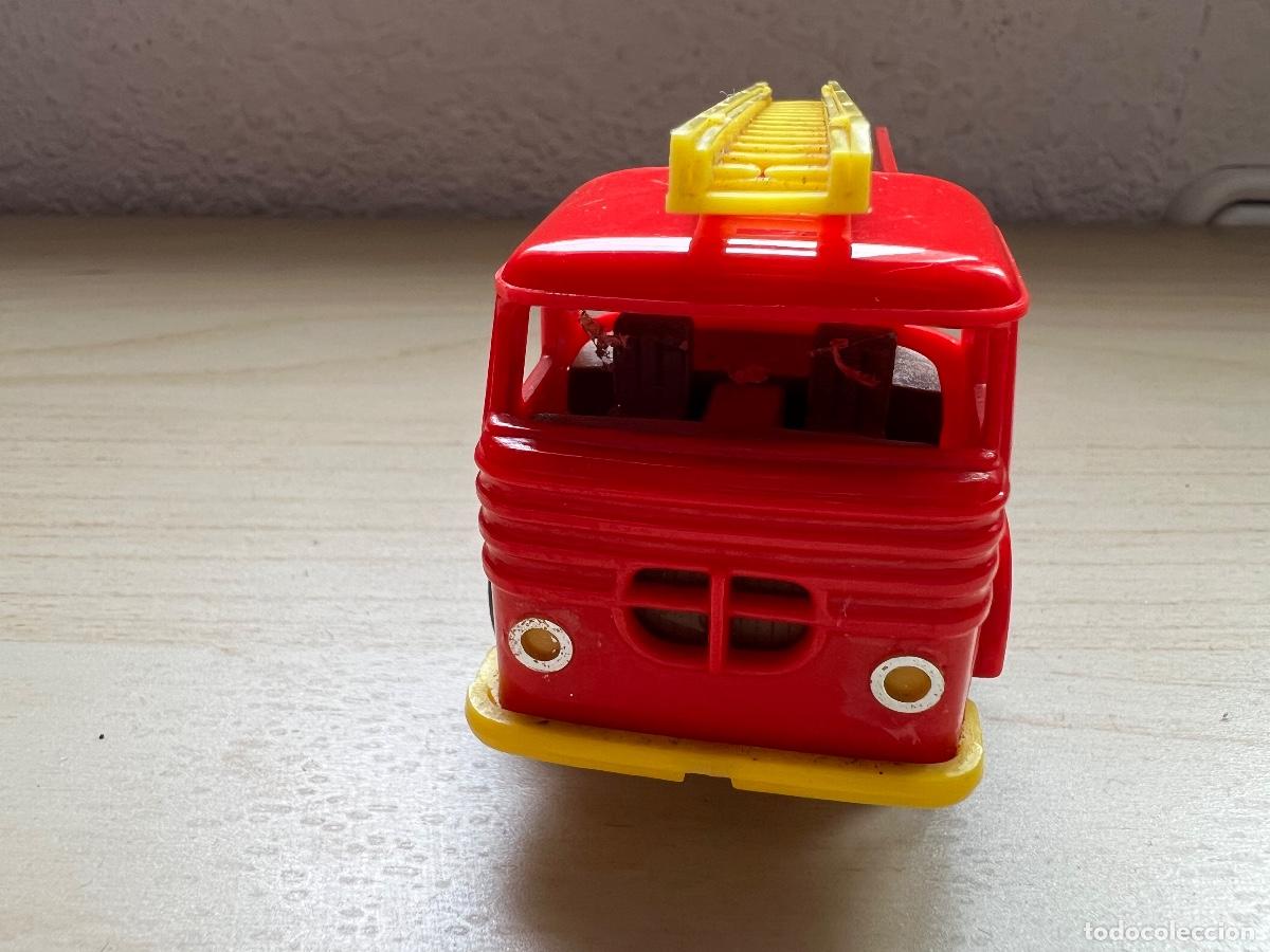 Juguetes antiguos: CAMION PEGASO BOMBEROS PLASTICO - Foto 2