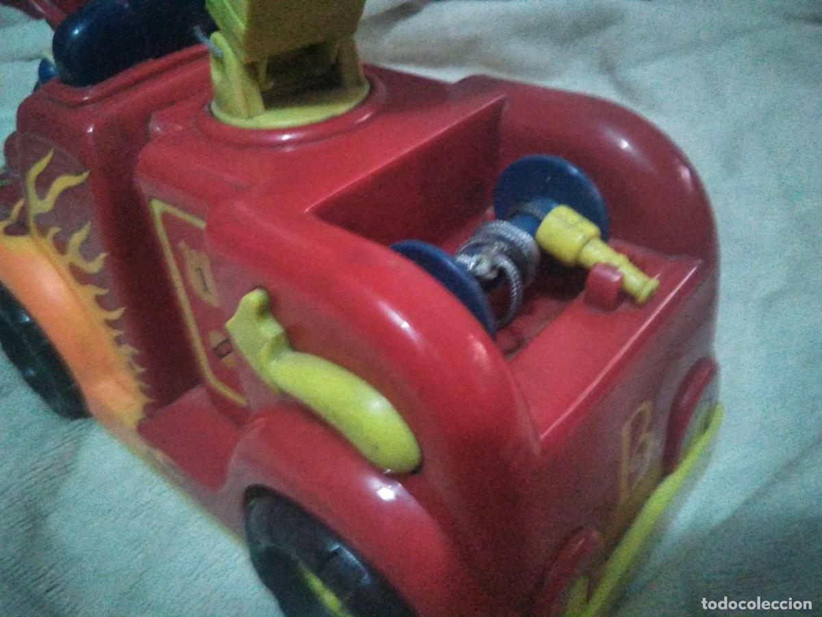 Juguetes antiguos: Camion de bomberos a pilas - Foto 9