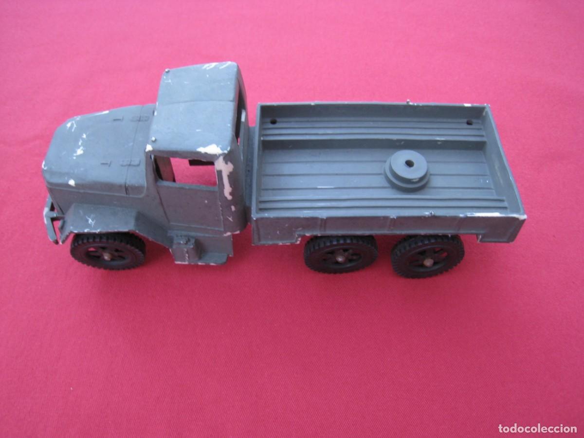 Juguetes antiguos: CAMION MILITAR - DE PLASTICO. - Foto 1