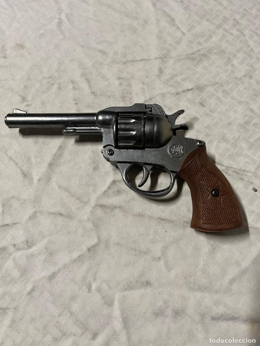 Juguetes antiguos: Revolver treber - Foto 1