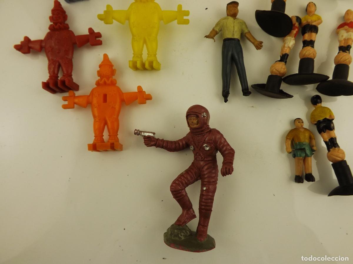 Juguetes antiguos: Conjunto, miscelanea de figuras clasicas - Foto 4