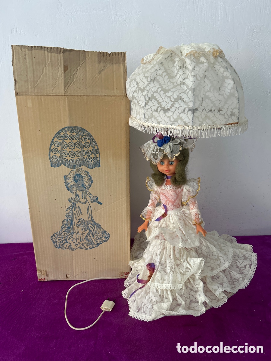 Juguetes antiguos: MU&Ntilde;ECA DE COMUNI&Oacute;N Y L&Aacute;MPARA ENDISA - Foto 1