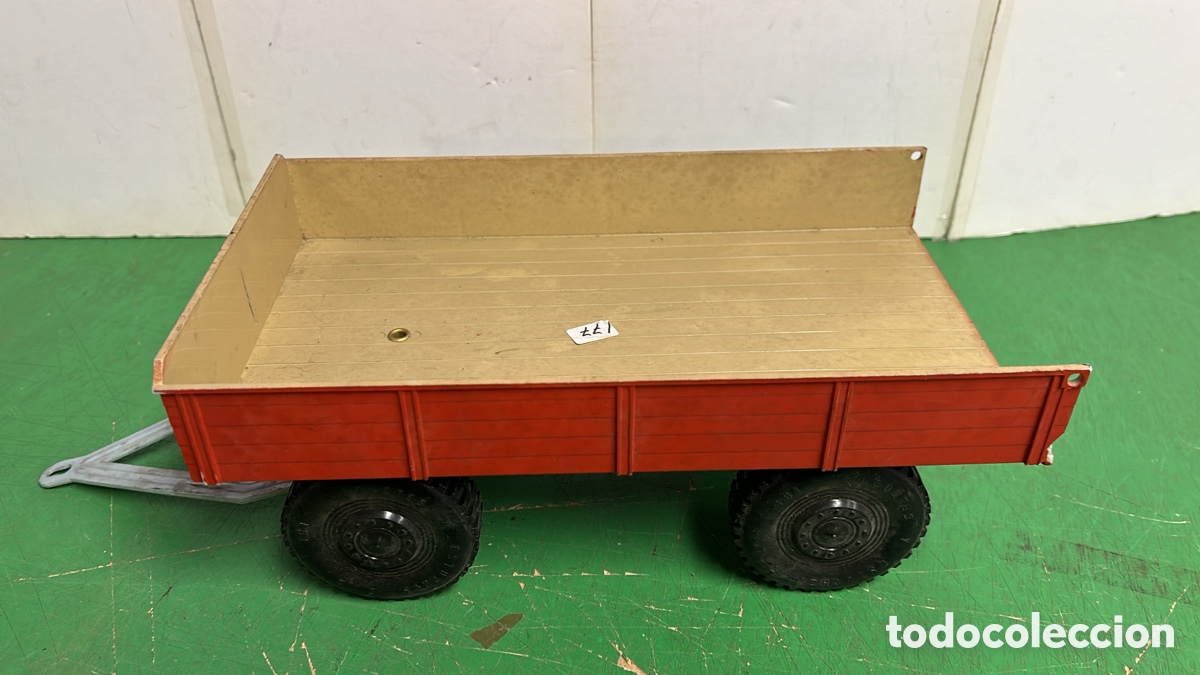 Juguetes antiguos: REMOLQUE TRACTOR PL&Aacute;STICO - Foto 1