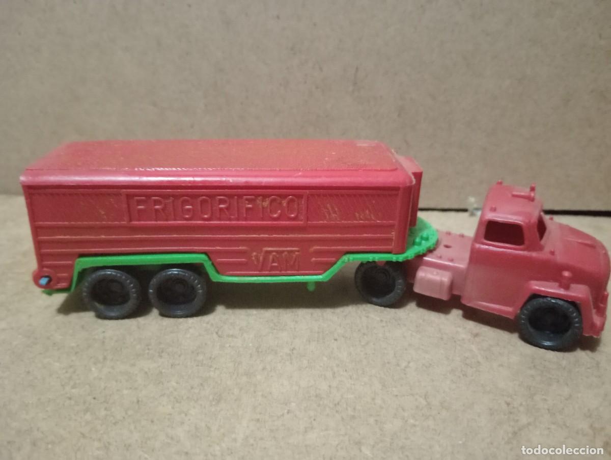 Juguetes antiguos: Dos antiguos trailers de plastico - Foto 5