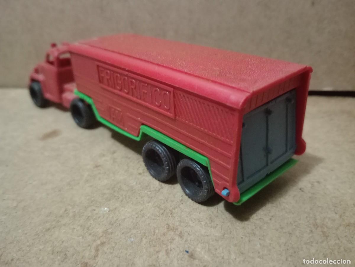 Juguetes antiguos: Dos antiguos trailers de plastico - Foto 9