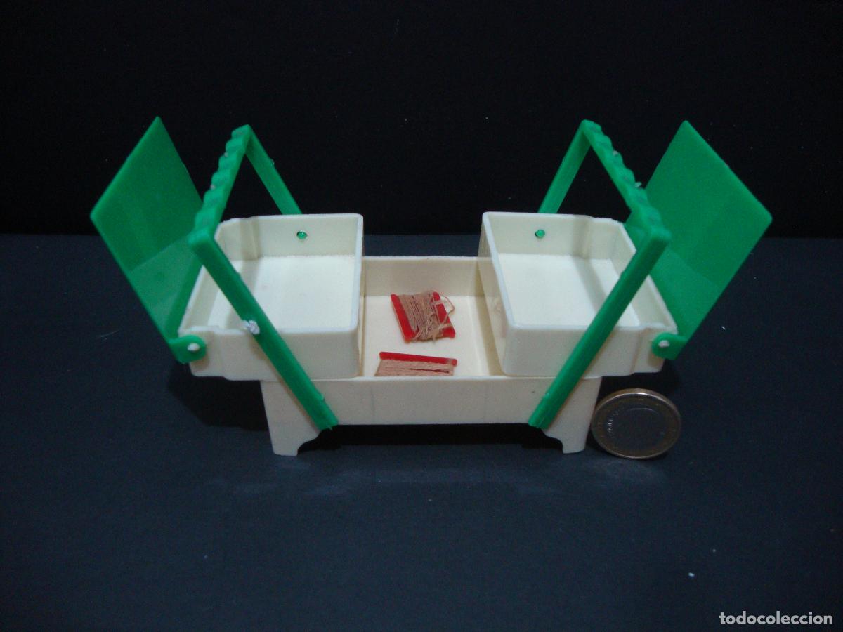 Juguetes antiguos: COSTURERO JUGUETE PLASTICO - Foto 3