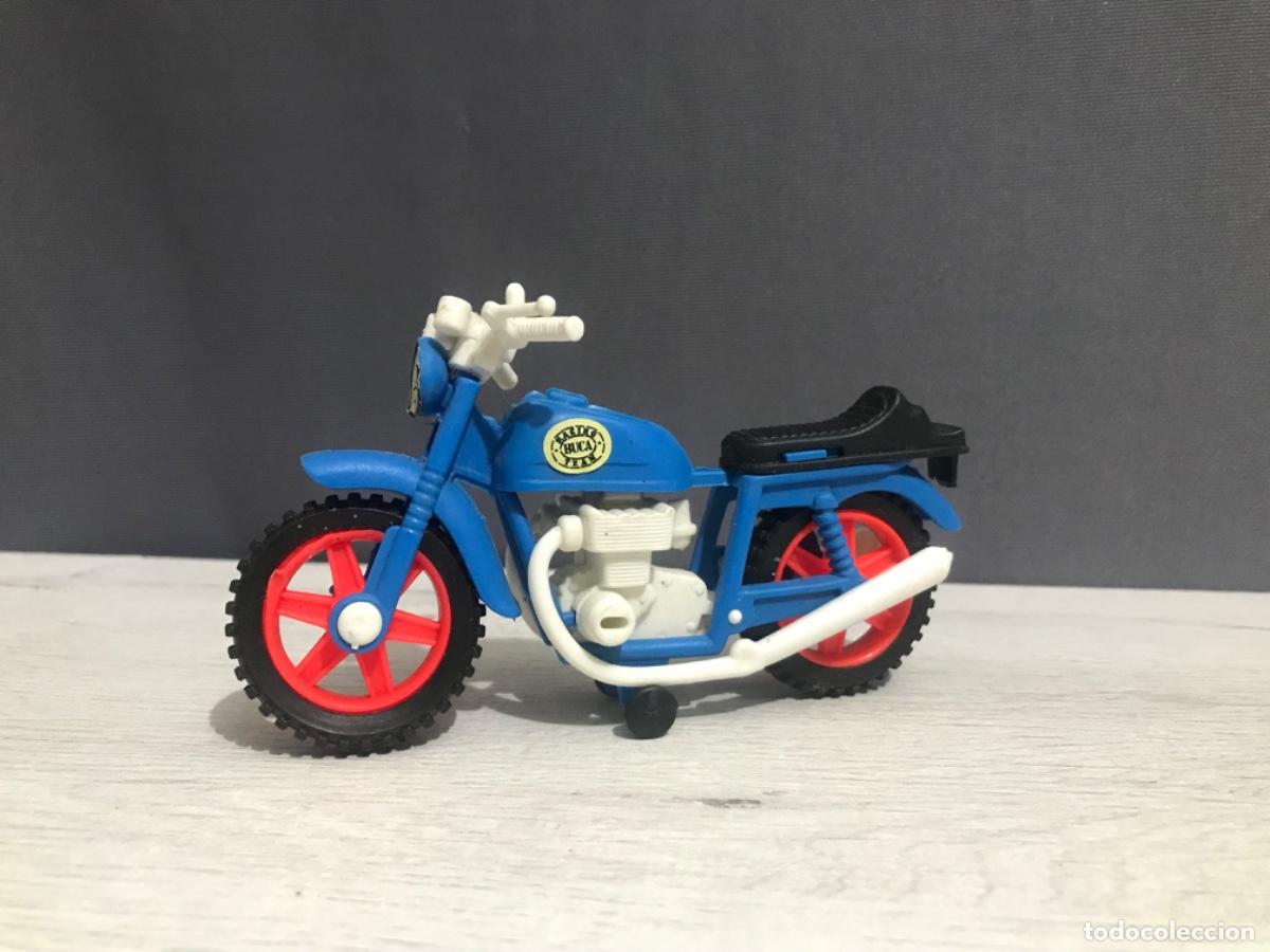 Juguetes antiguos: Curiosa Moto de pl&aacute;stico - Foto 1