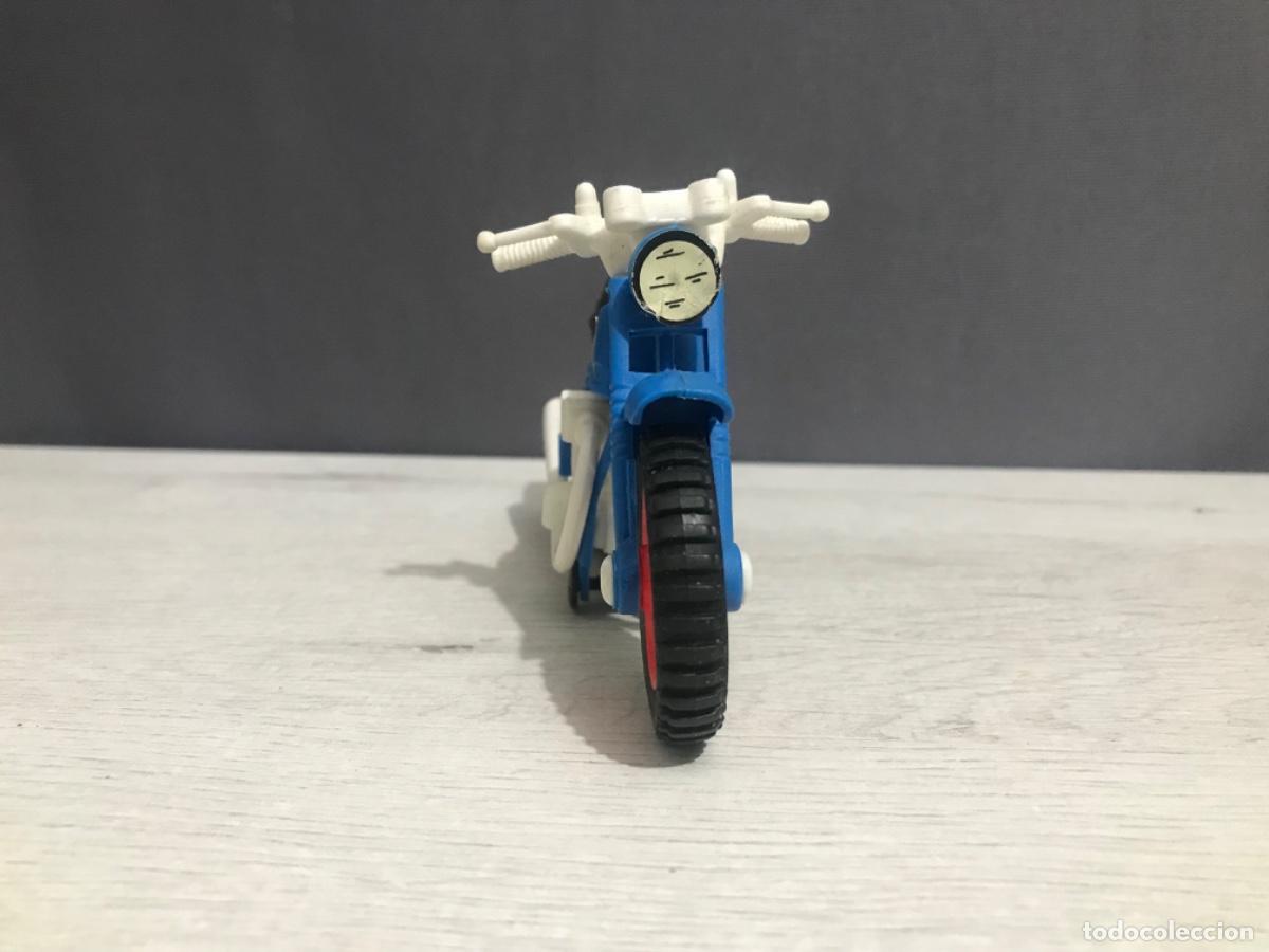 Juguetes antiguos: Curiosa Moto de pl&aacute;stico - Foto 3