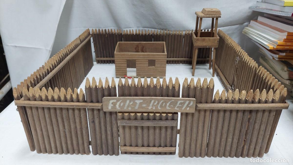 Juguetes antiguos: Antiguo Fort Roger de madera - Foto 1