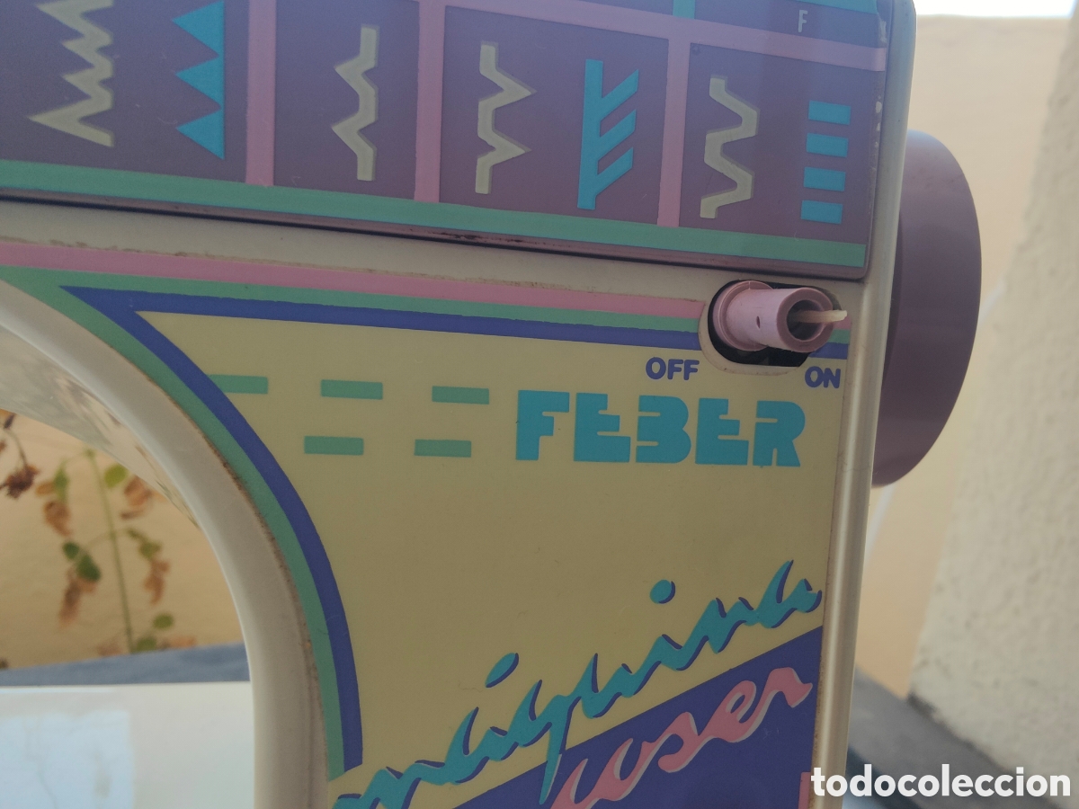 Juguetes antiguos: M&Aacute;QUINA DE COSER DE CHABEL MARCA FEBER - Foto 3