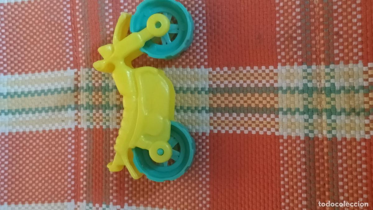 Juguetes antiguos: MOTO JISA DE PLASTICO - Foto 3
