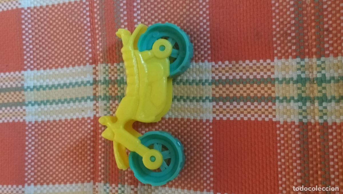 Juguetes antiguos: MOTO JISA DE PLASTICO - Foto 1