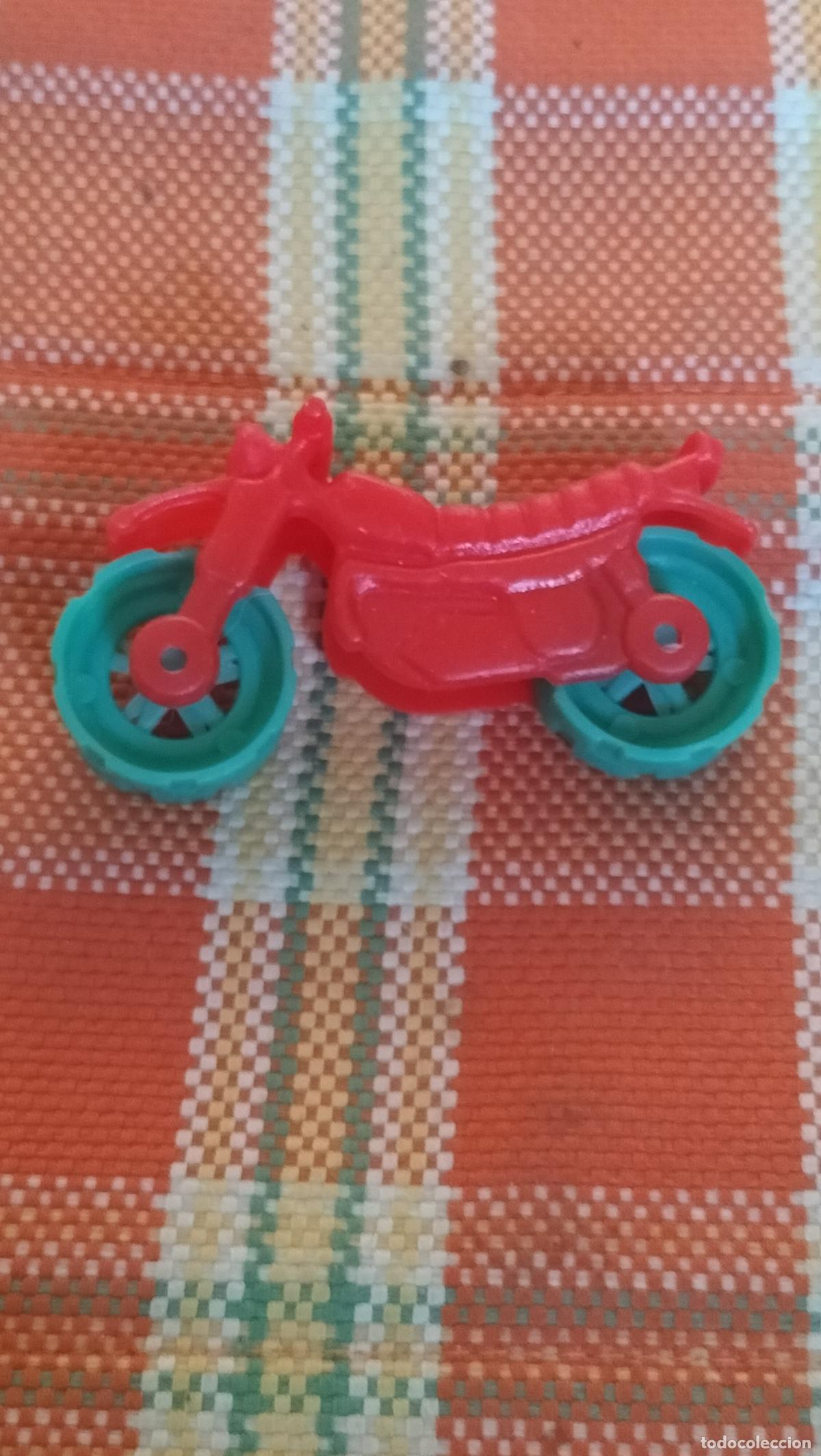 Juguetes antiguos: MOTO JISA DE PLASTICO - Foto 3