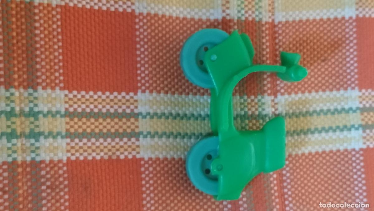 Juguetes antiguos: MOTO JISA DE PLASTICO - Foto 2